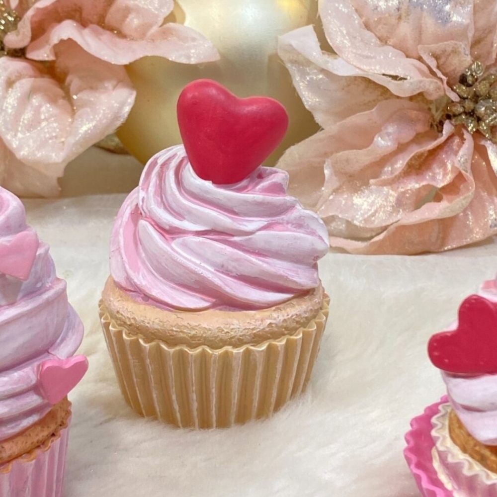 🧁▪️ Cupcakes & Cashmere▪️ Set Of 3 Cupcakes Valentine’s Day Decorational - Picture 5 of 7